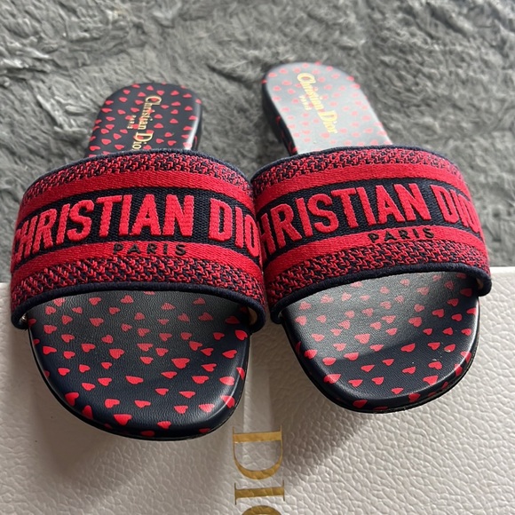 Christian Dior DWAY slides in great condition, barely worn! - Picture 5 of 5